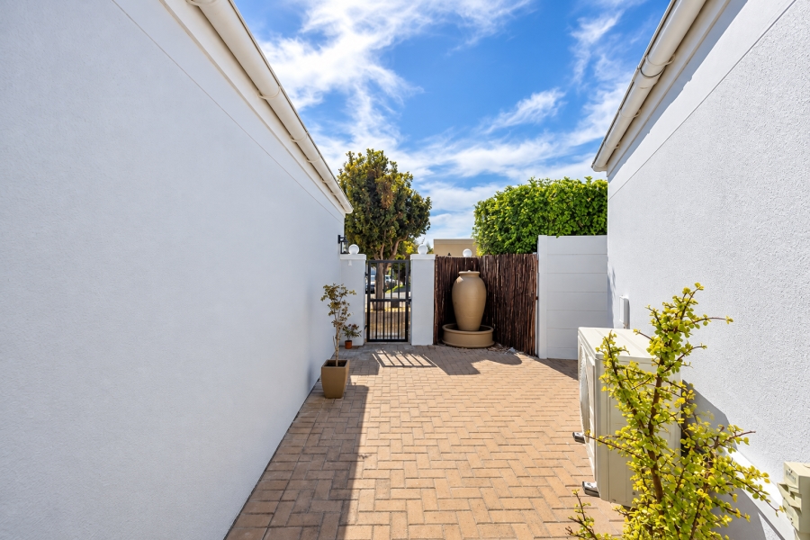 3 Bedroom Property for Sale in Sunningdale Western Cape